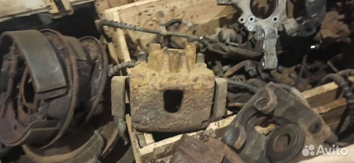 Суппорт передний Караван Вояджер, 2001-2008 гг