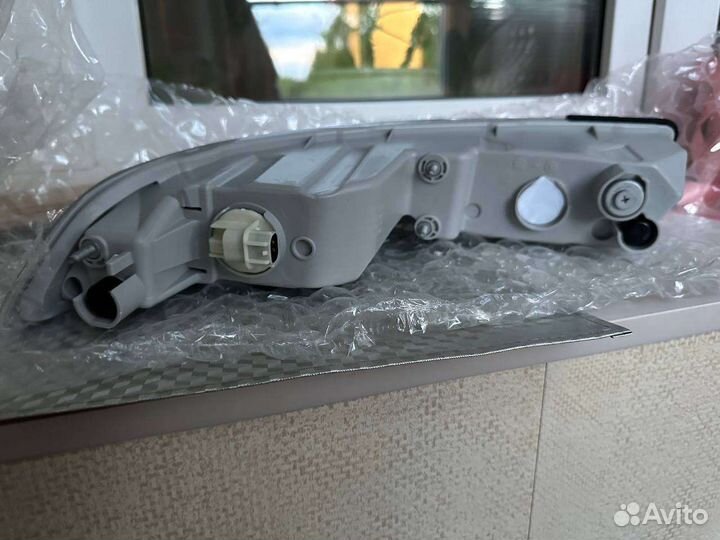 Передняя правая фара 