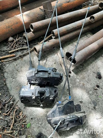 Замок двери Джили Эмгранд ес 7