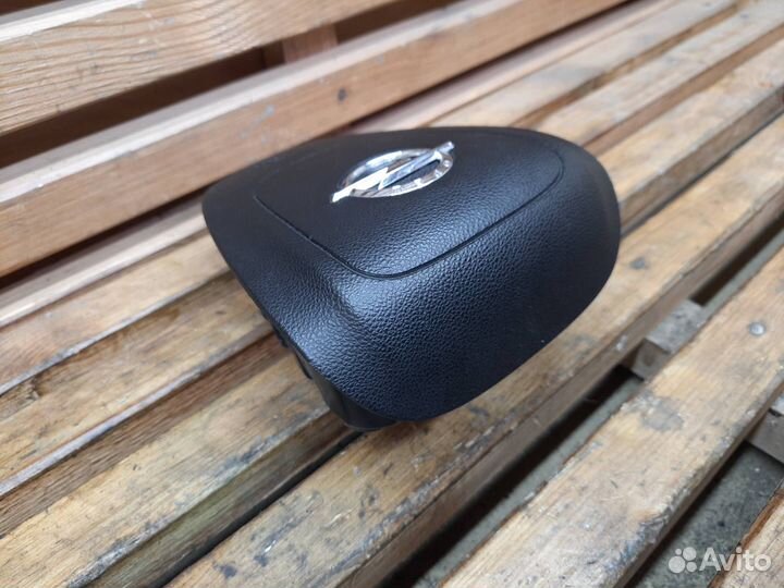 Подушка безопасности водителя Opel Astra J GTC