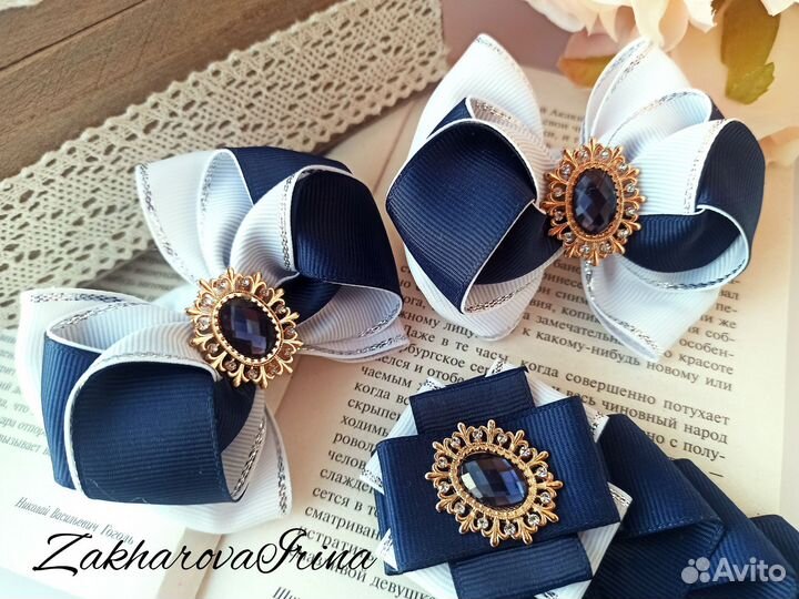 Бантики и галстук брошь