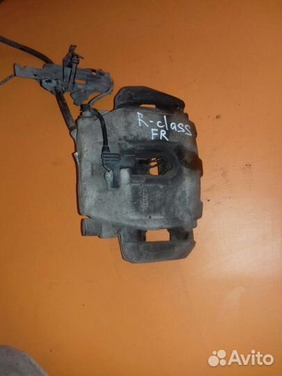 Суппорт тормозной передний на Mercedes ML GL R