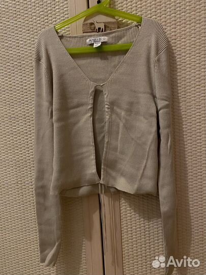 Бежевый топ на завязках