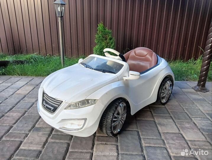 Детский электромобиль бу