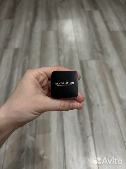 Гелевый глиттер Revolution Makeup