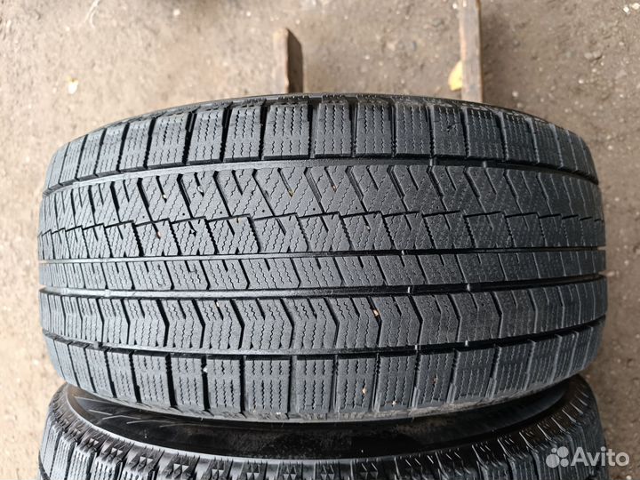 Bridgestone Blizzak Ice 225/50 R17