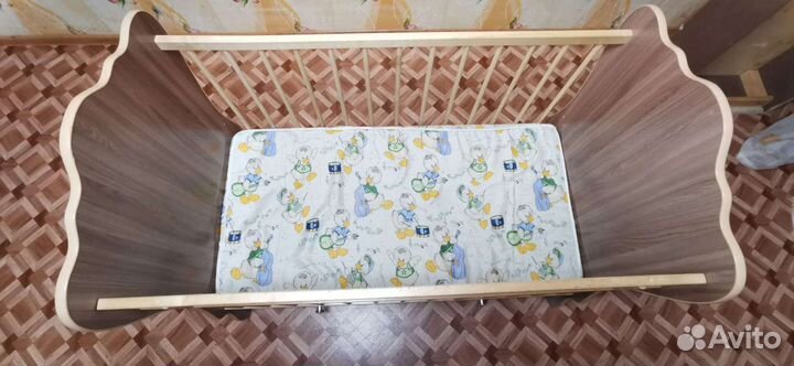 Детская кровать маятник