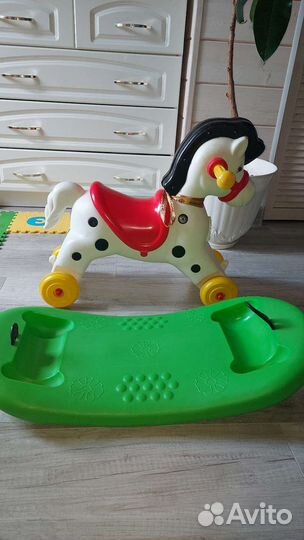 Лошадь каталка+ подарки