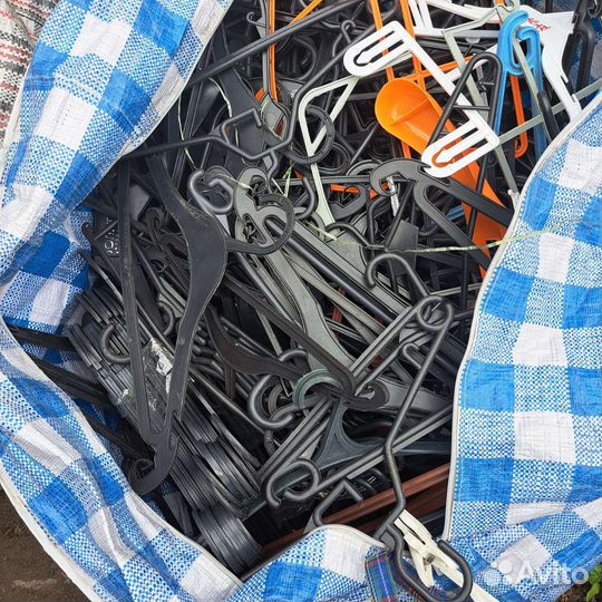 Вешалки, плечики разные