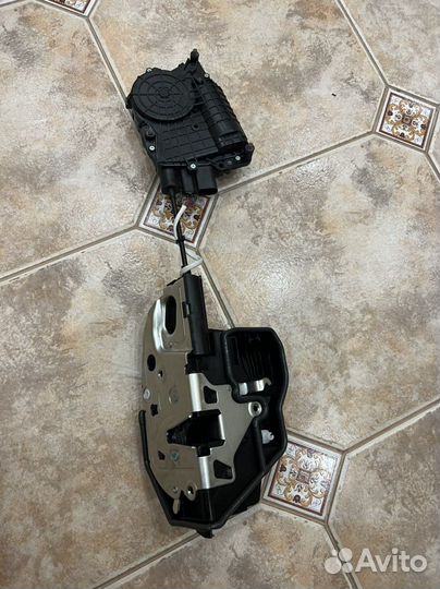 Замок двери доводчик бмв BMW f10 Е70 все стороны