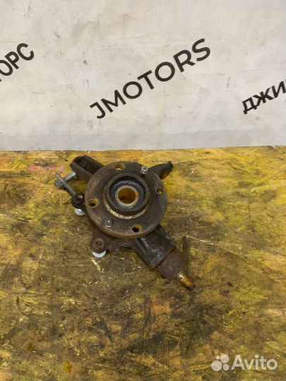 Кулак поворотный левый ступица Peugeot 3008