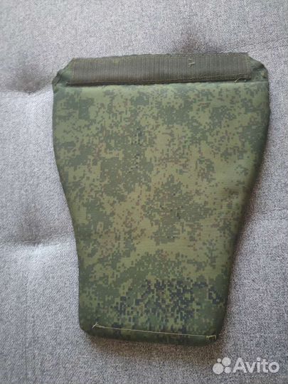 Напашник с бронеплитой внутри