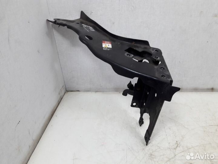 Планка верхняя правая Mercedes W211 A2116200416