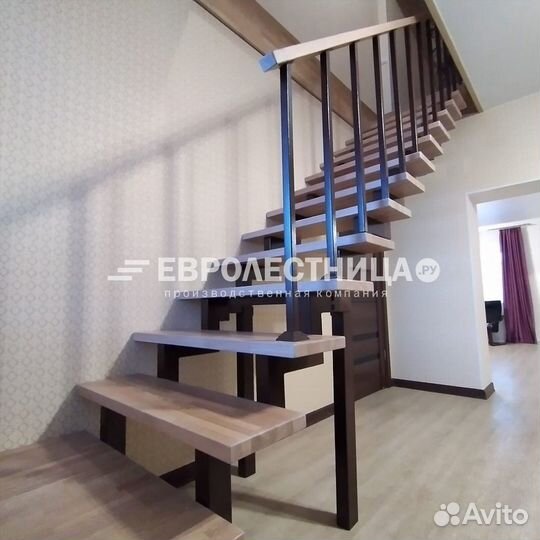 Лестница на металлическом каркасе