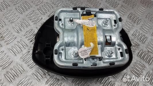 Подушка безопасности водителя renault clio 3 (GBE0