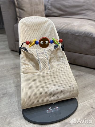 Шезлонг babybjorn Bliss Mesh