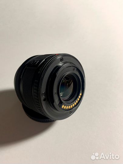 Объектив Olympus M.zuiko digital 14-42mm F3.5-5.6