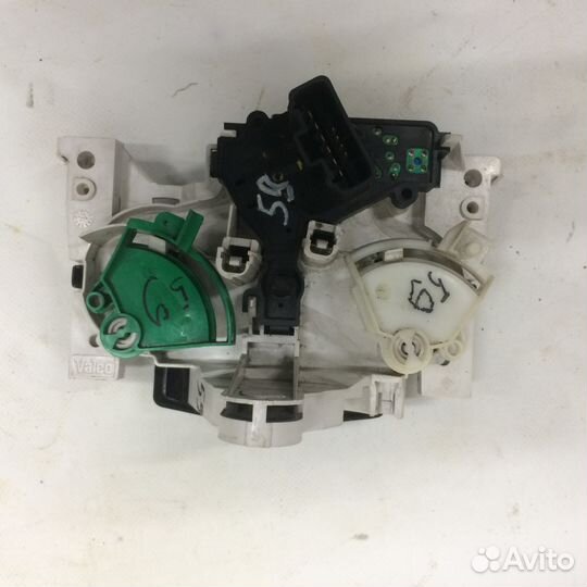 Блок управления отопителем с ас рено Логан 2007г