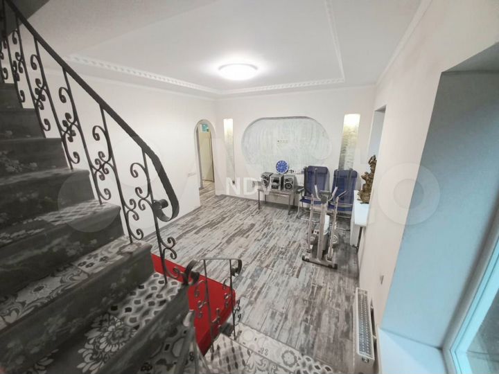 Дом 200 м² на участке 8 сот.