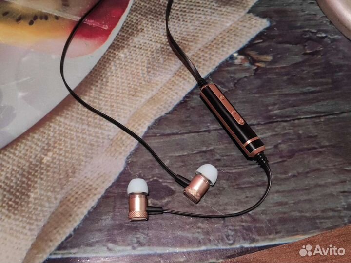 Беспроводные bluetooth наушники бу