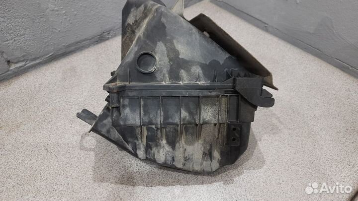 Корпус воздушного фильтра Audi A4 B6 2.0 ALT