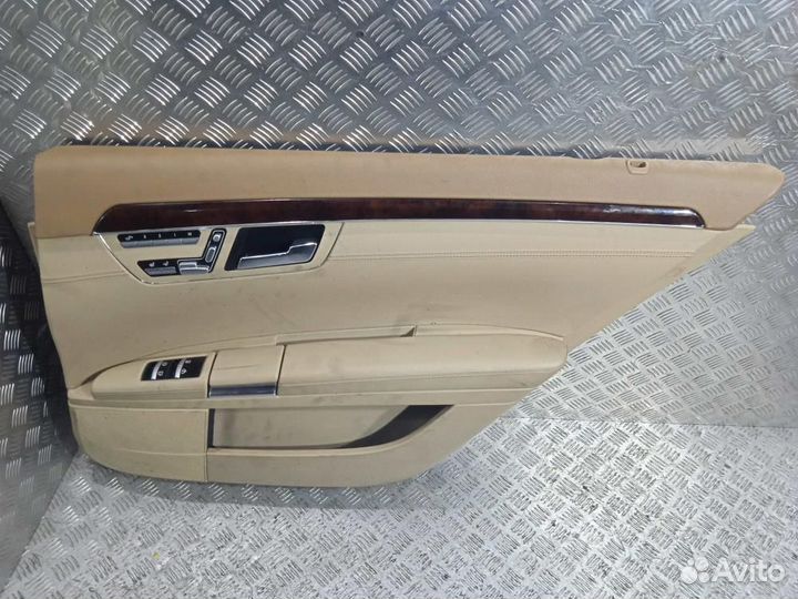 Обшивка двери задней правой (дверная карта) Mercedes S W221 Рестайлинг (09-13) 5.5 Бензин