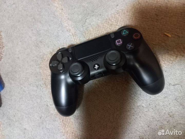 Sony PS4 slim 1tb +2диска