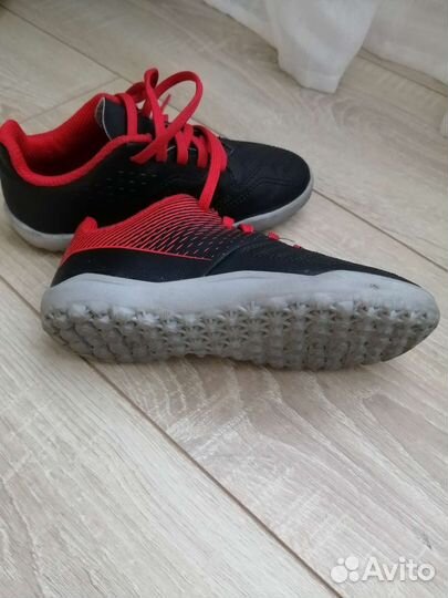 Детские футбольные бутсы