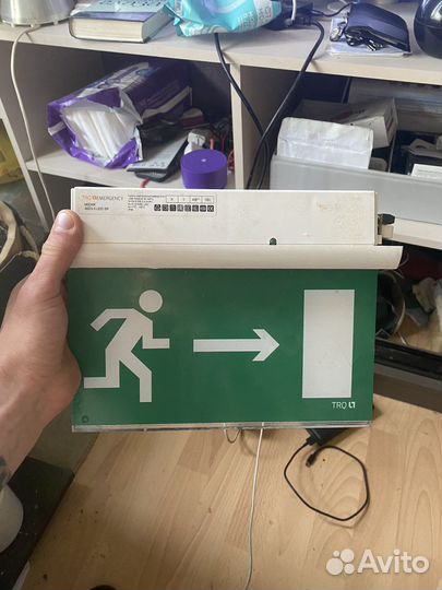 Знак направления к выходу