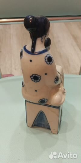 Статуэтка фарфор