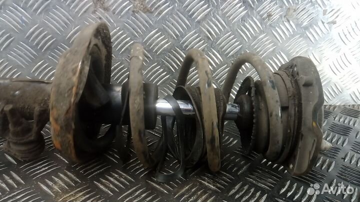 Б/У Б/У Стойка передняя левая 3903957313367033