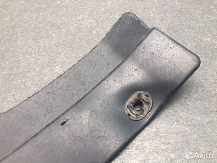 Брызговик передний левый Hyundai Sonata EF G4JP