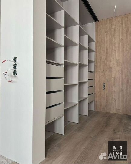 Шкаф встраиваемый