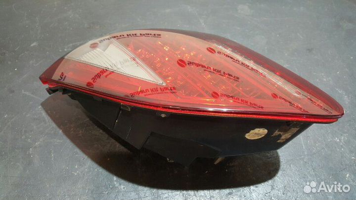 Фонарь крышки багажника правый Porsche Cayenne 958