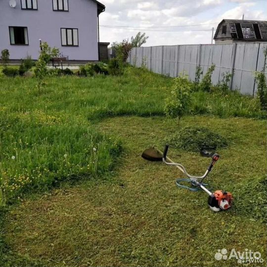 Покос травы триммером