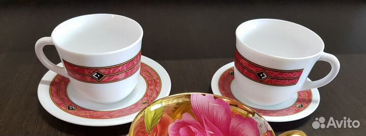 Чашки, блюдца, бокалы, кружки, горшки, рюмки