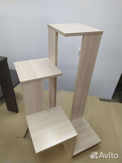 Полка подставка для цветов