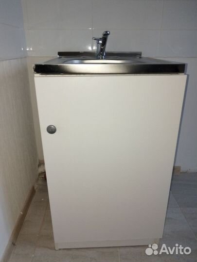 Кухонная мойка с тумбой на дачу