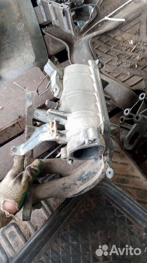 Коллектор впускной Peugeot 206