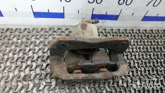 Суппорт тормозной передний правый toyota RAV 4 ZSA