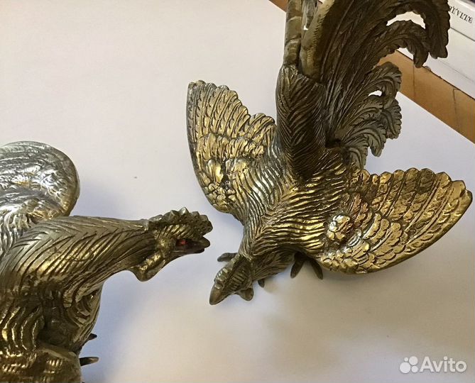 Бронзовые петухи