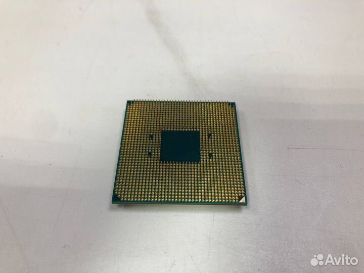 Процессор AMD Ryzen 3 2200G
