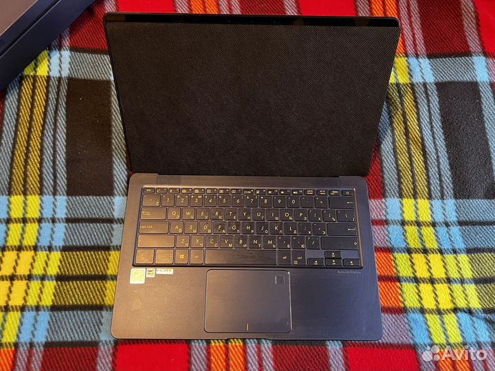 Asus zenbook 3 Deluxe UX490