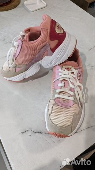 Кроссовки adidas falcon W