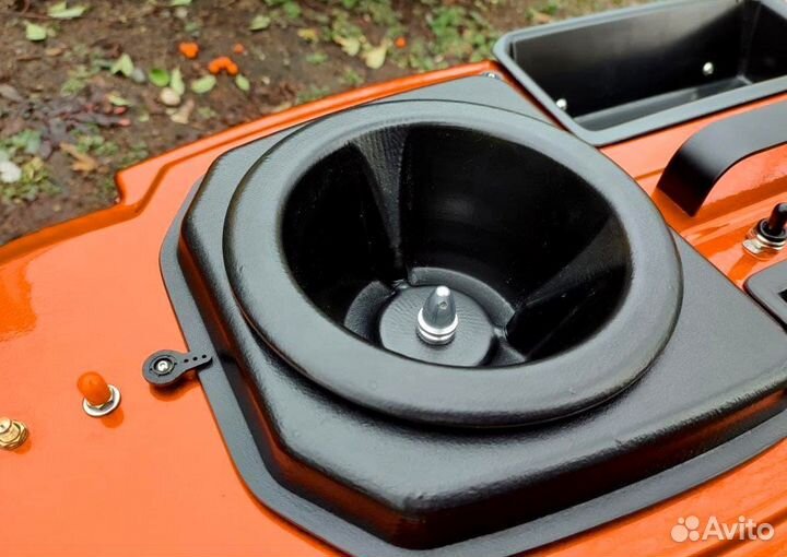 Прикормочный карповый кораблик Ранферри Speed V4