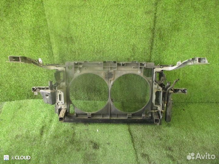 Рамка радиатора на nissan skyline NV36 VQ25HR