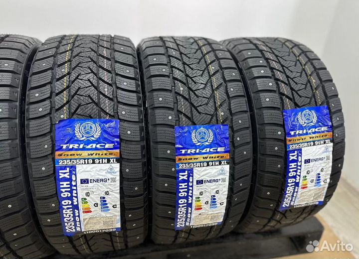 Tri Ace Snow White II 235/35 R19 26H