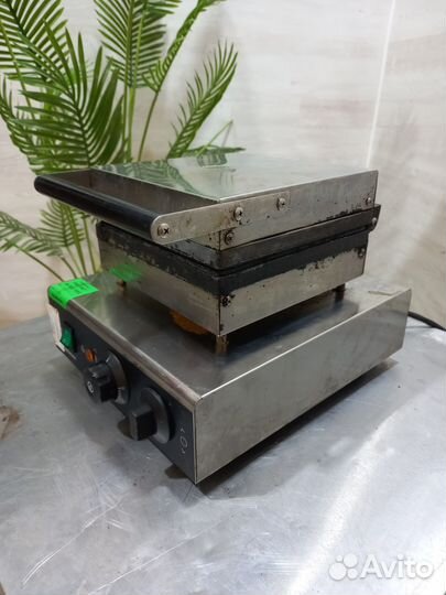 Вафельница Hurakan