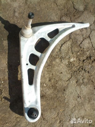 Рычаг передней подвески нижний левый