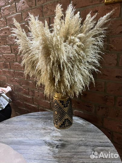 Пампасная трава с вазой